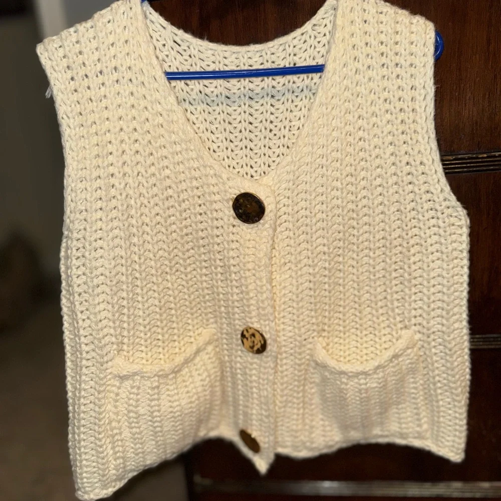 Chunky Cream Knit Gold Button-Up Sweater Vest - Picture 2 of 6